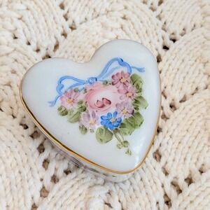 Vintage Heart Shaped Porcelain Trinket Box Hand Painted Floral Gold Trim 4 Inch
